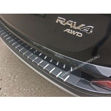 Накладка на задний бампер (carbon) Toyota Rav4 FL (2016-2019)